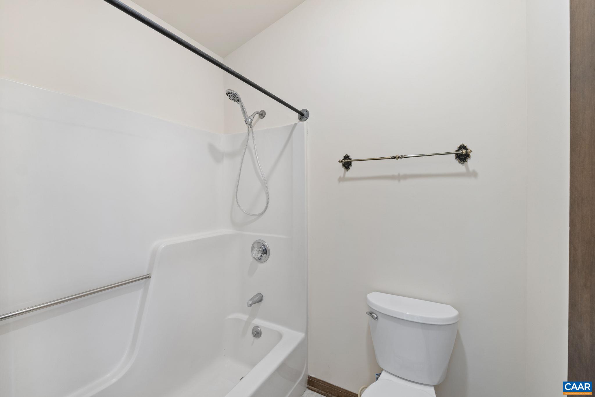 43 TANGLEWOOD RD