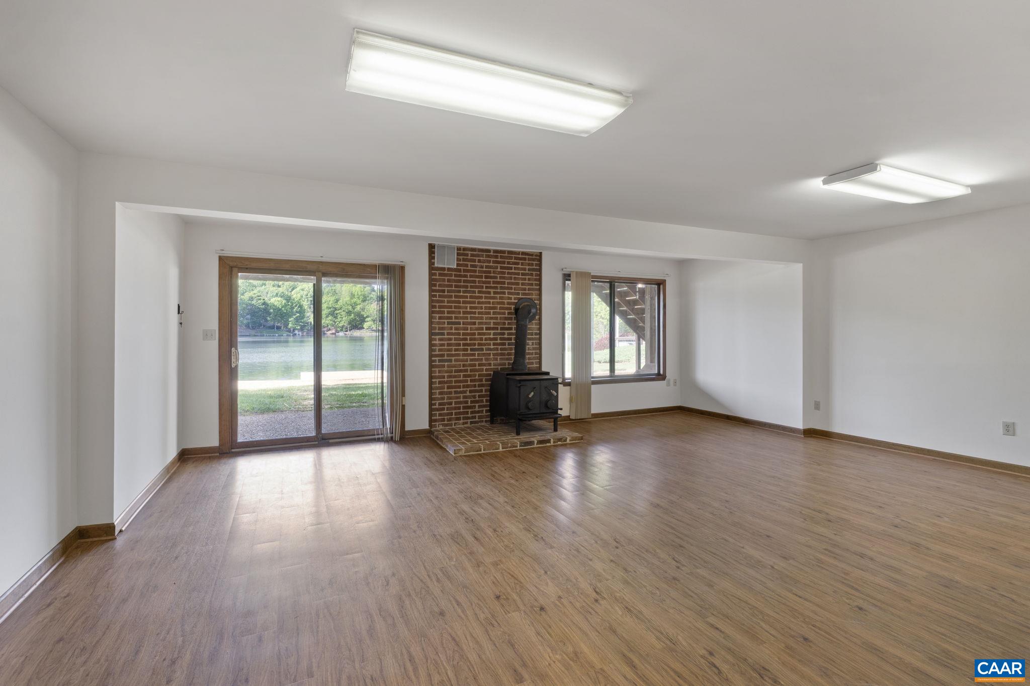 43 TANGLEWOOD RD