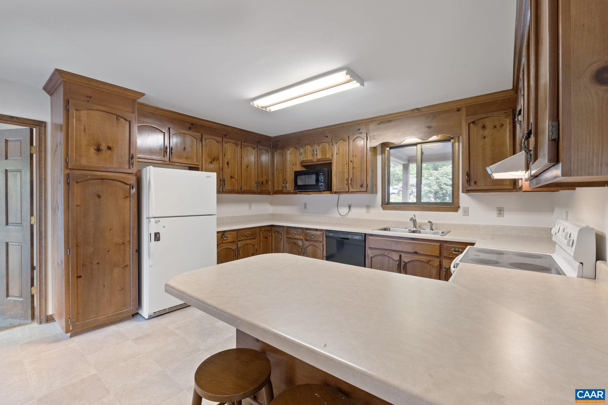 43 TANGLEWOOD RD