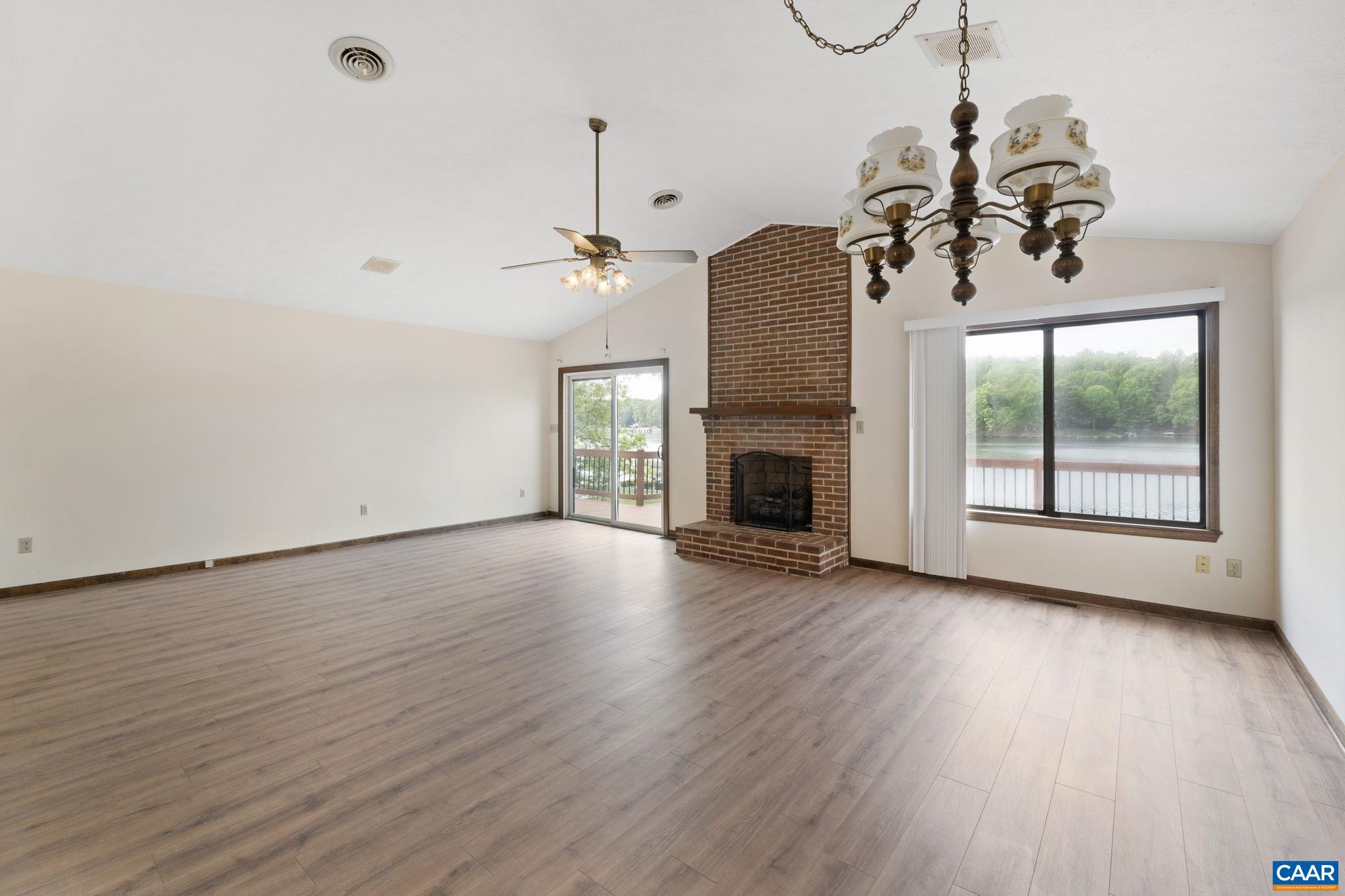 43 TANGLEWOOD RD