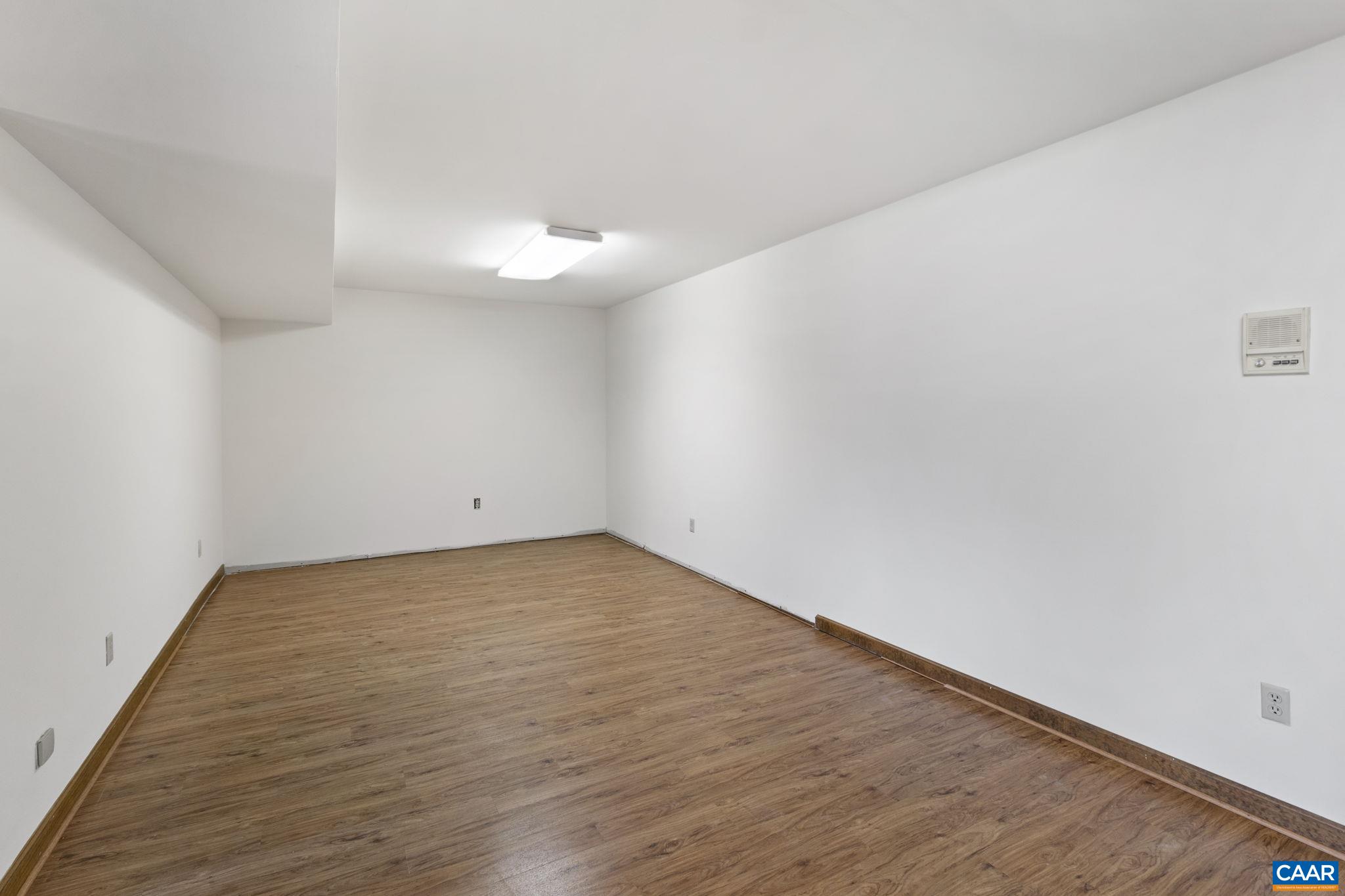 43 TANGLEWOOD RD