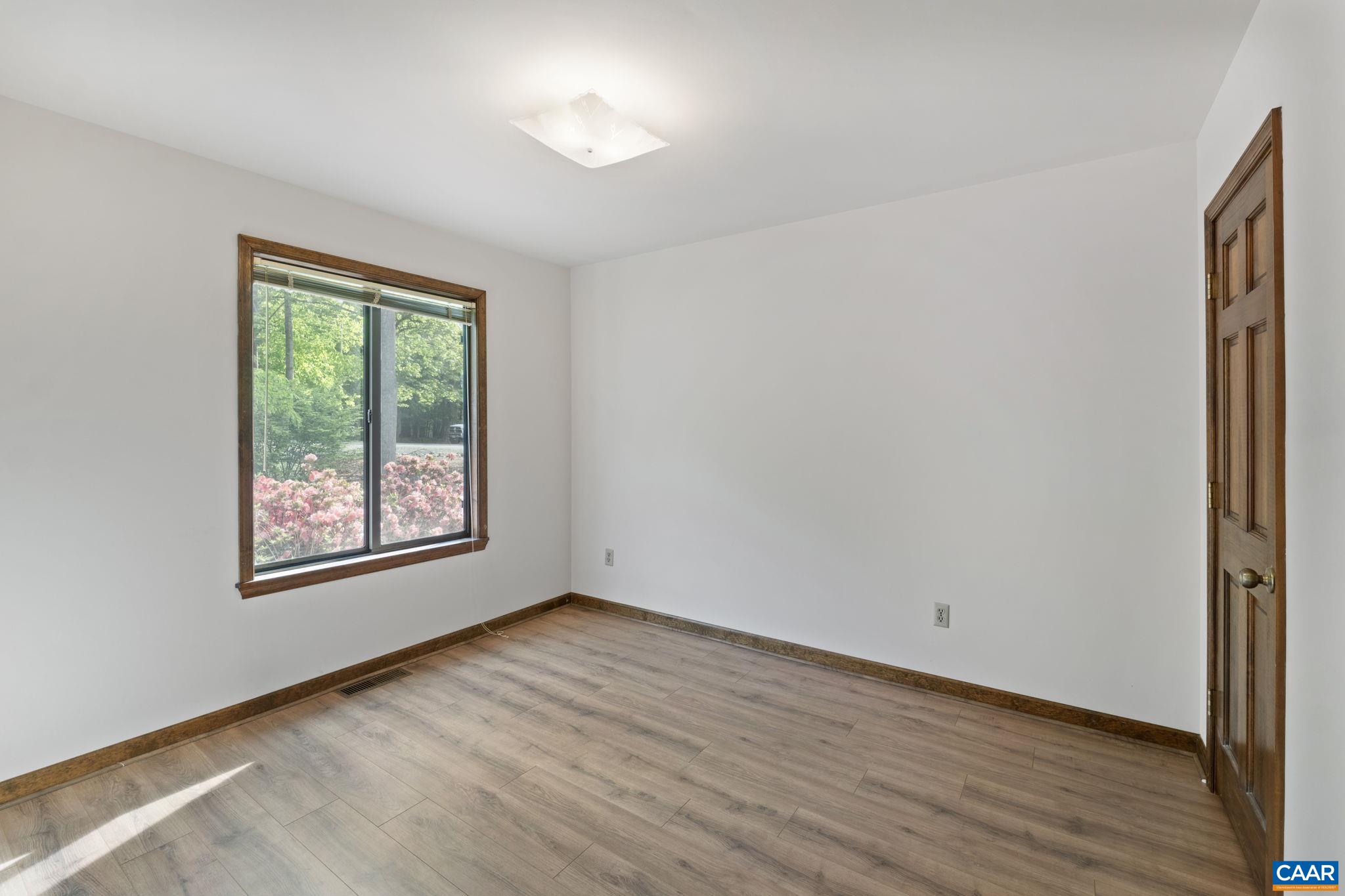 43 TANGLEWOOD RD