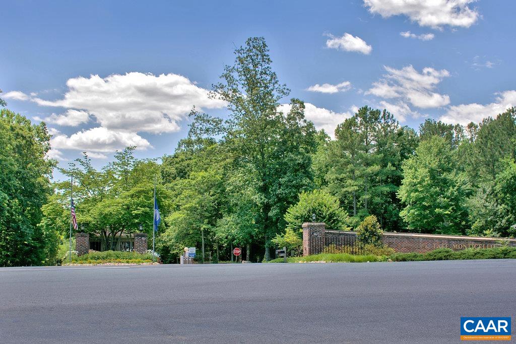 43 TANGLEWOOD RD
