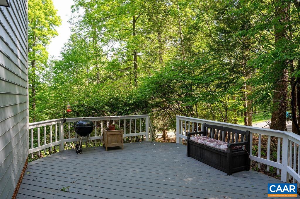 75 HICKORY LN