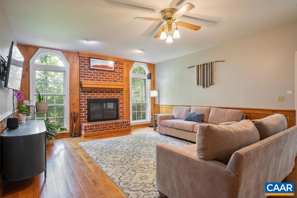 75 HICKORY LN