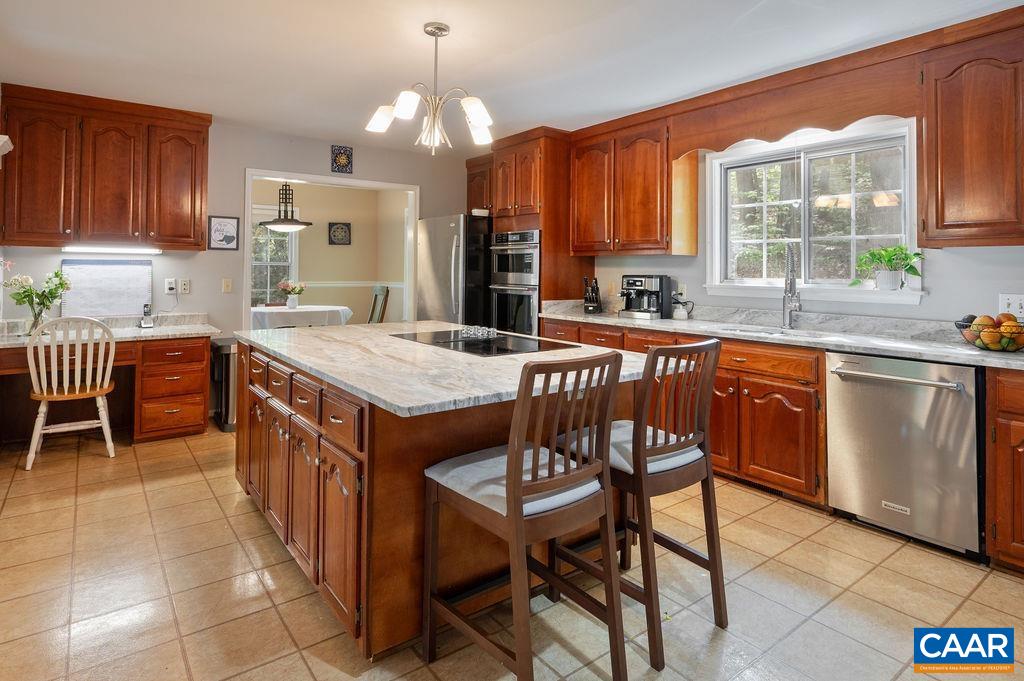 75 HICKORY LN