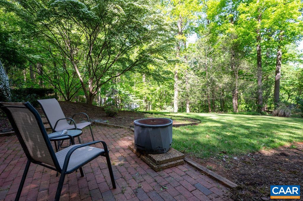 75 HICKORY LN