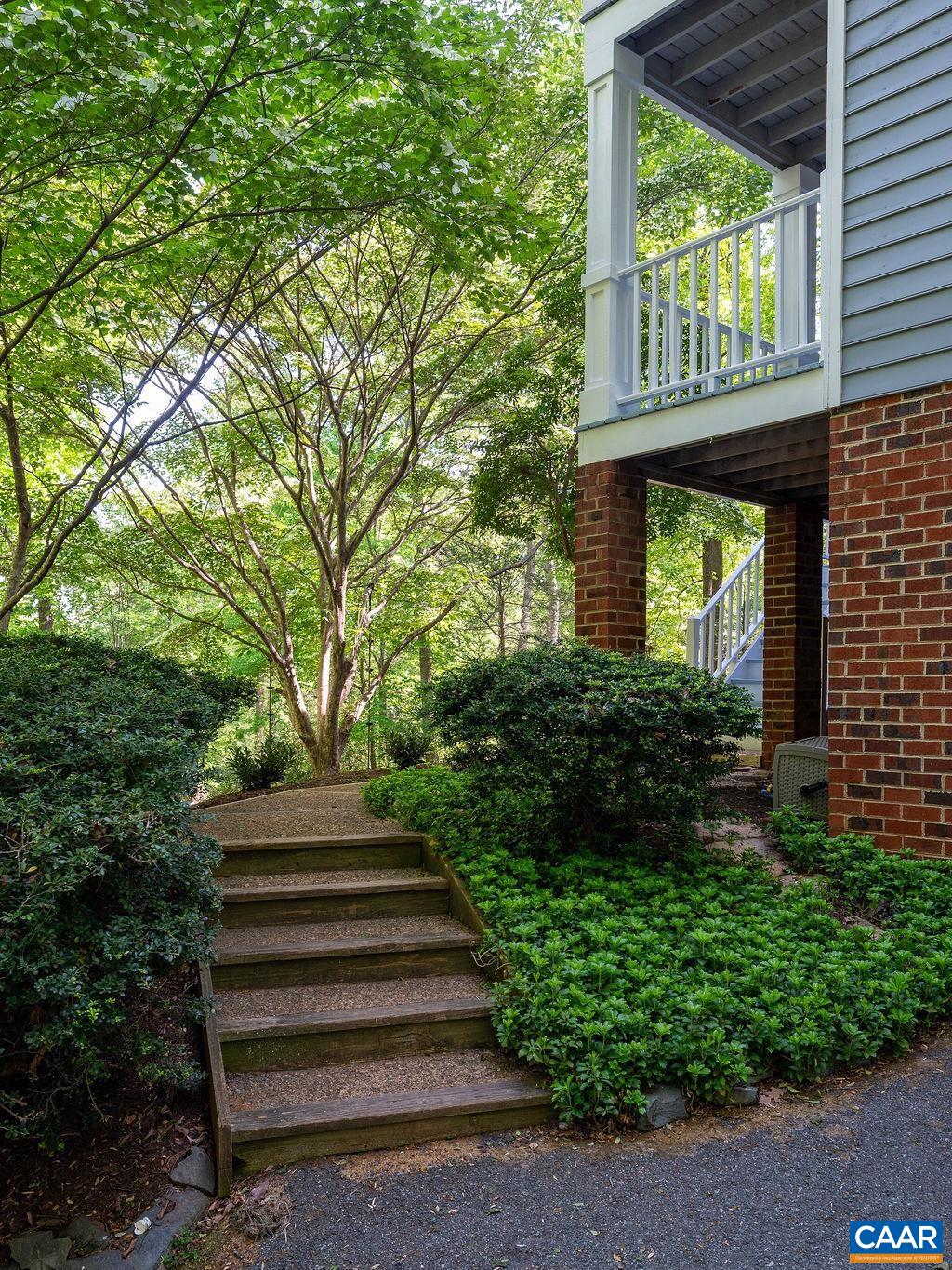 75 HICKORY LN