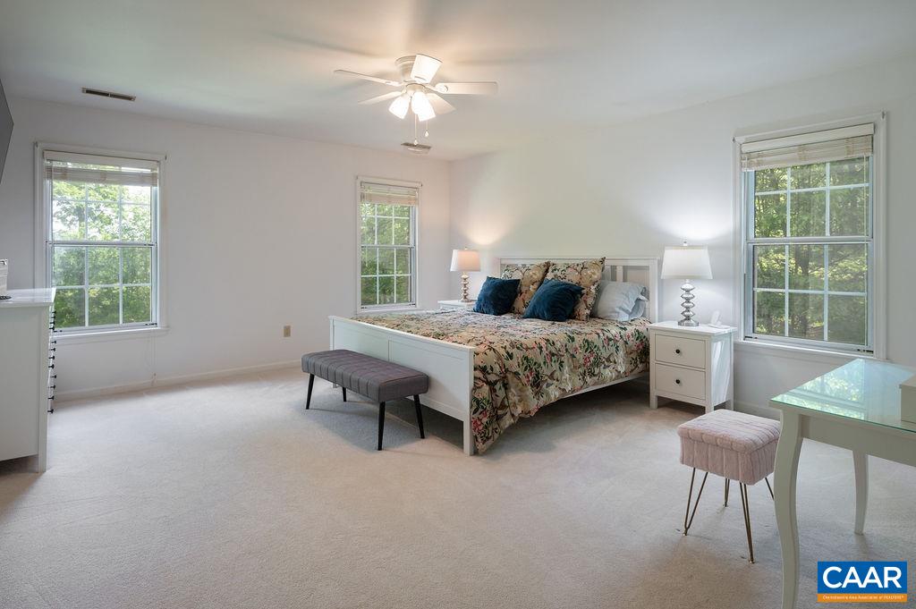 75 HICKORY LN