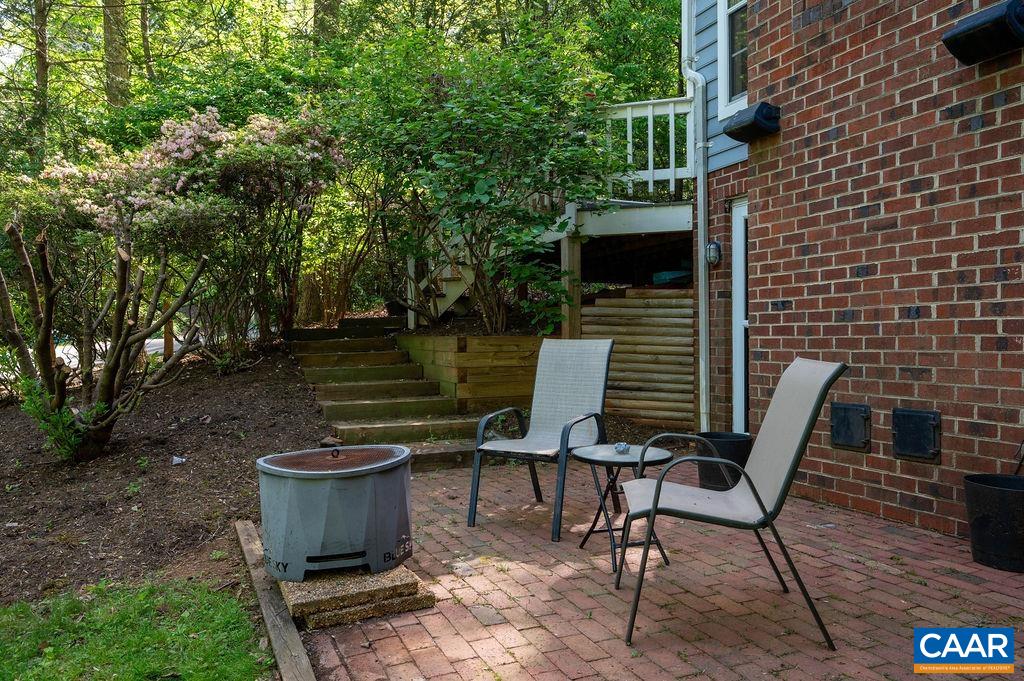 75 HICKORY LN