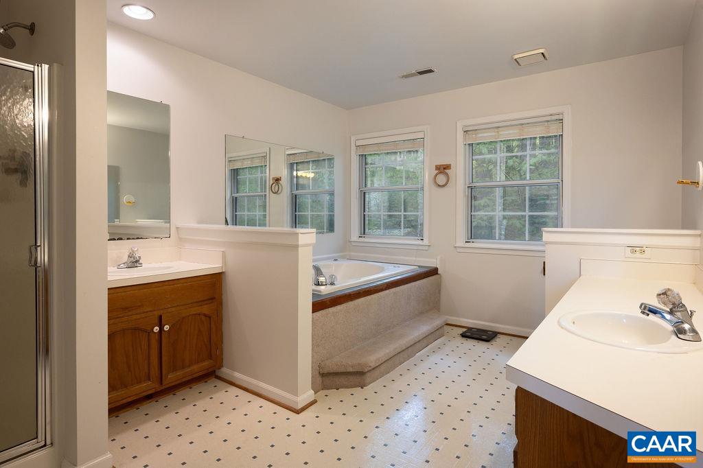 75 HICKORY LN
