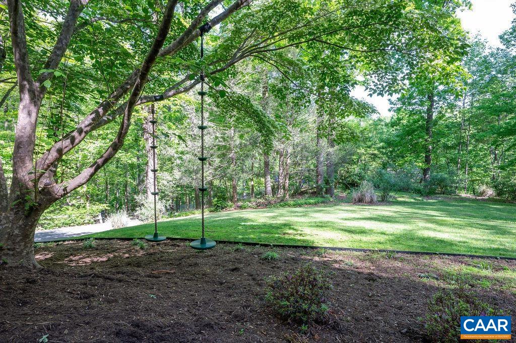 75 HICKORY LN