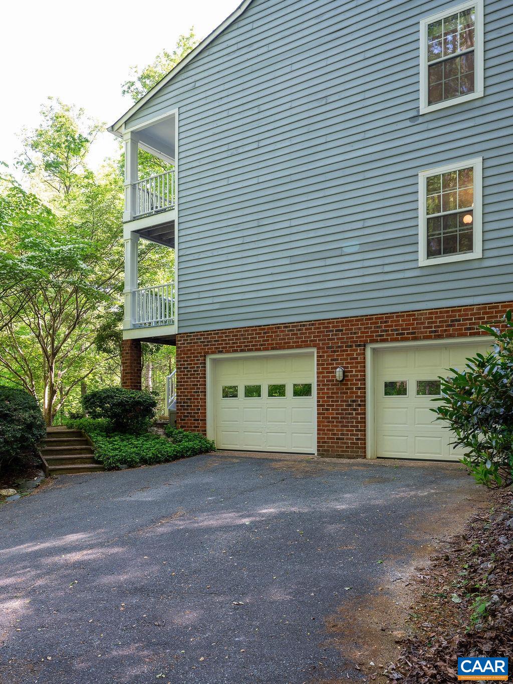 75 HICKORY LN
