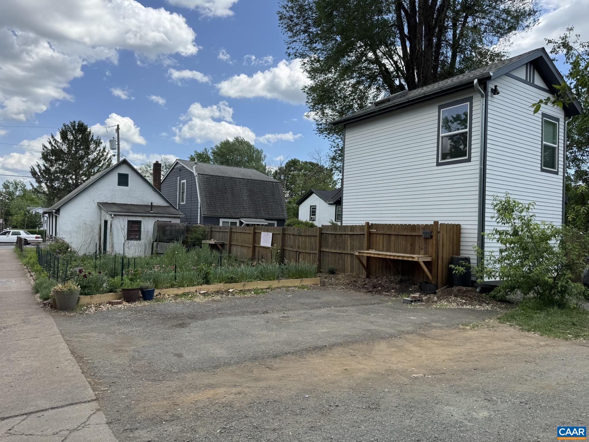 1200 GRADY AVE