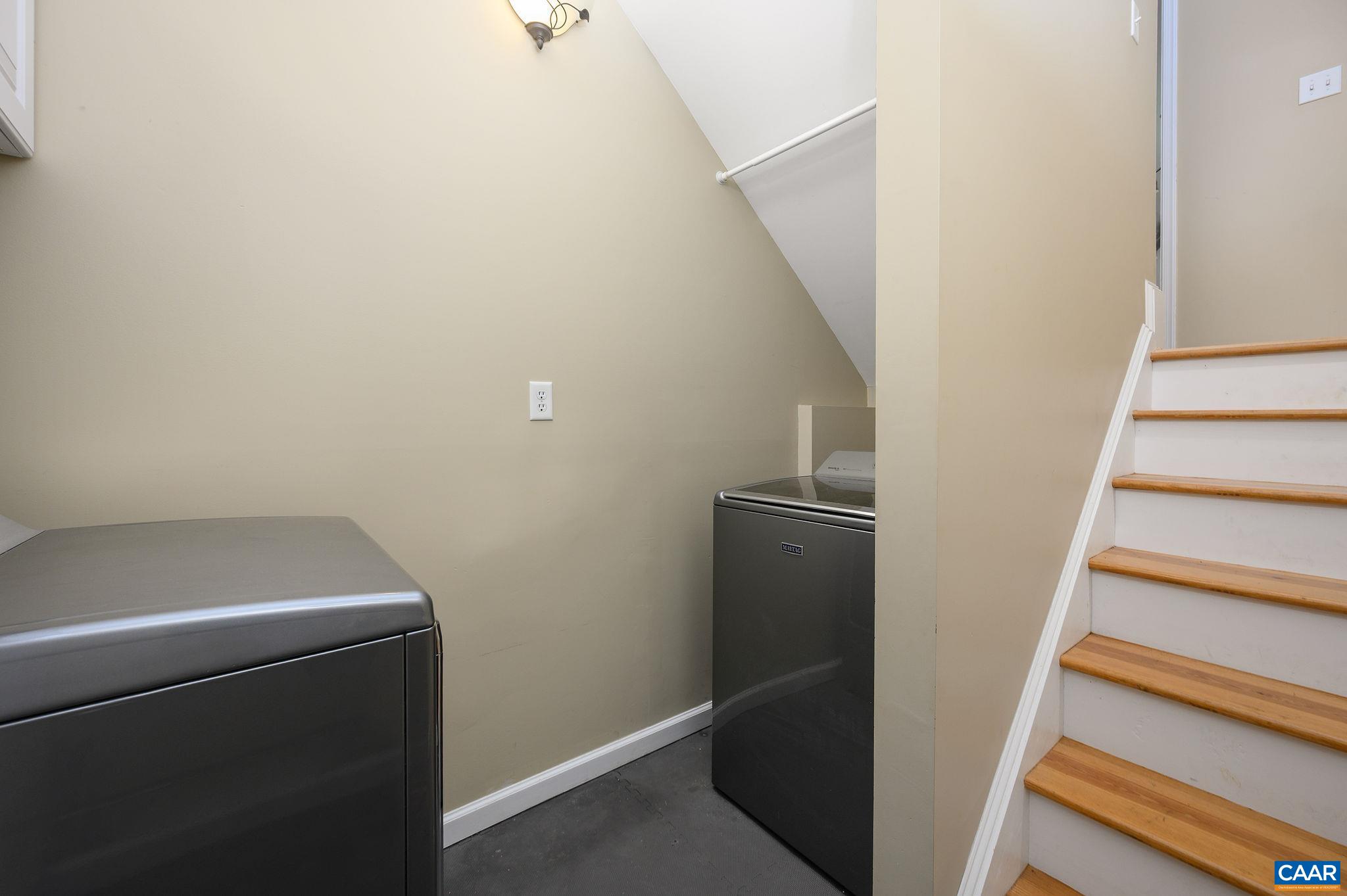 2364 N CHESTERFIELD CT