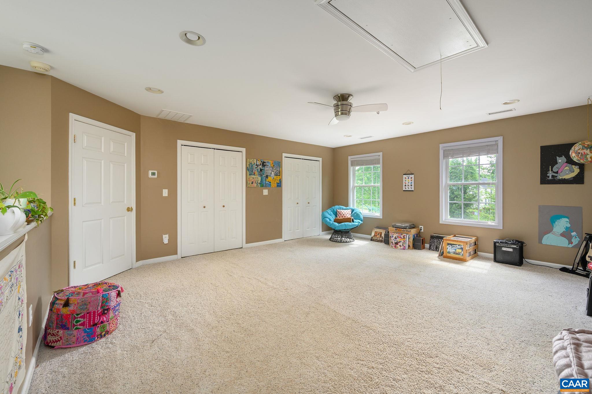 2364 N CHESTERFIELD CT