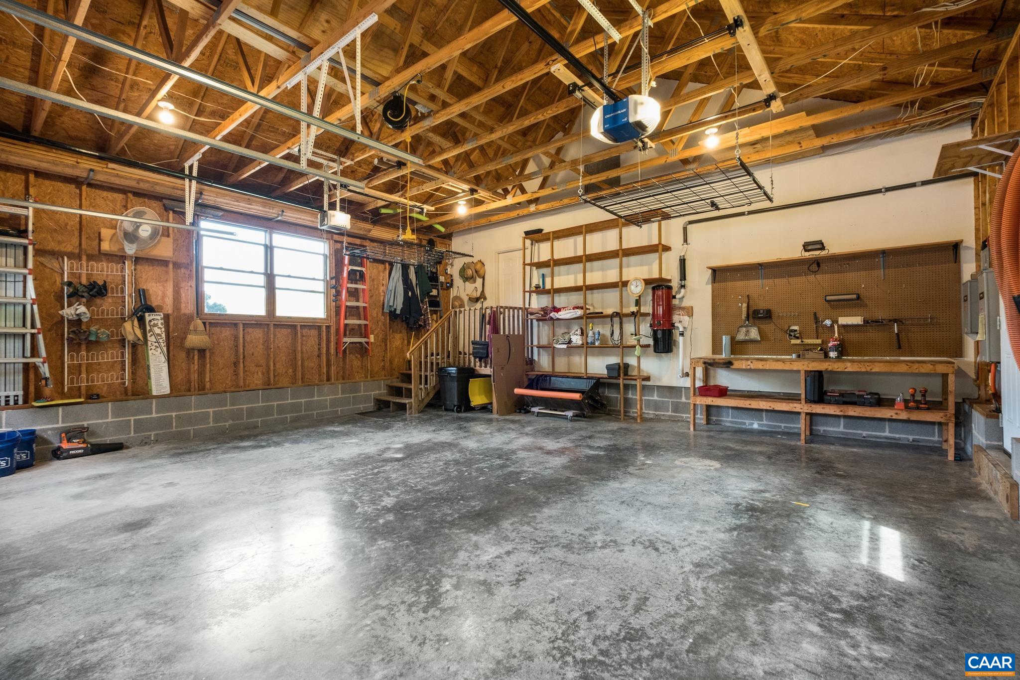 6 OLD ORCHARD LN