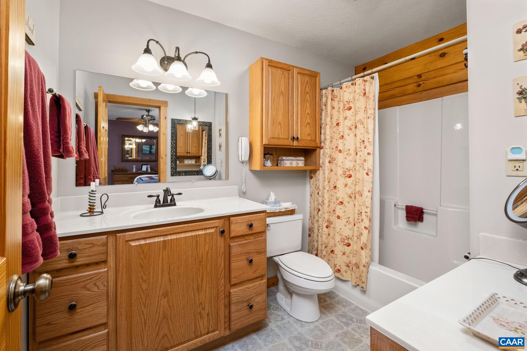 6 OLD ORCHARD LN