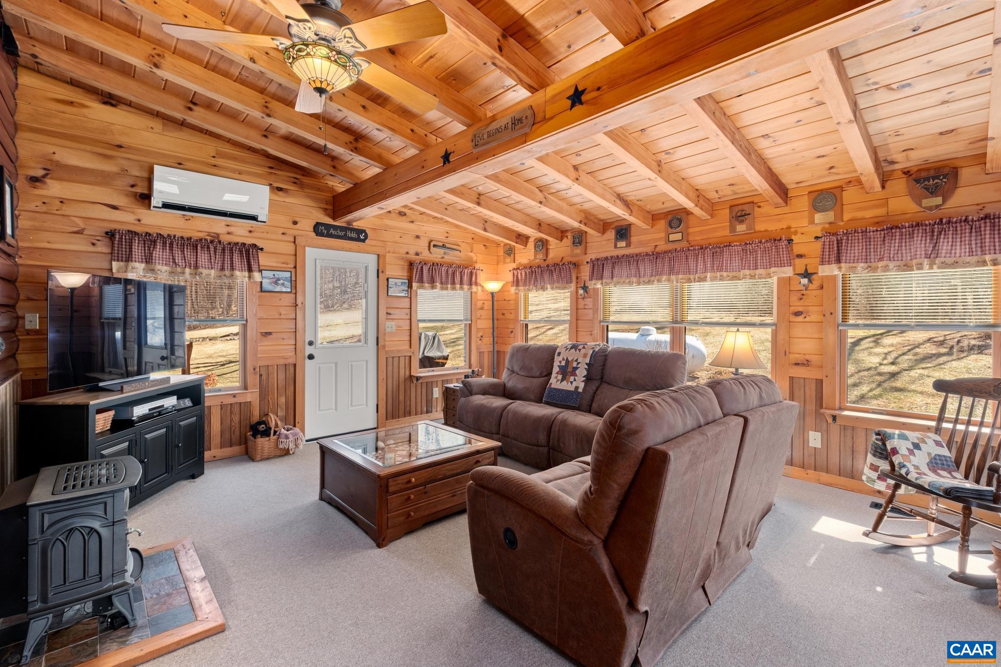 6 OLD ORCHARD LN