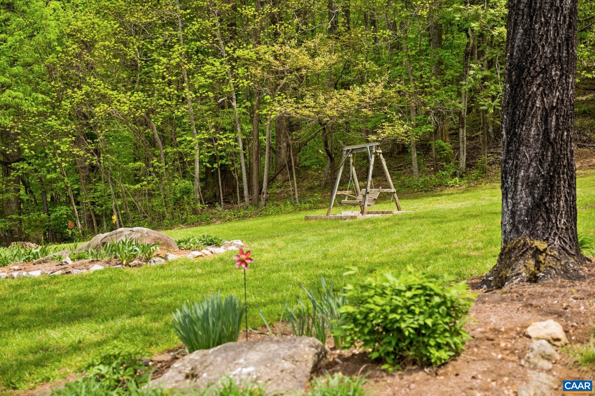 6 OLD ORCHARD LN