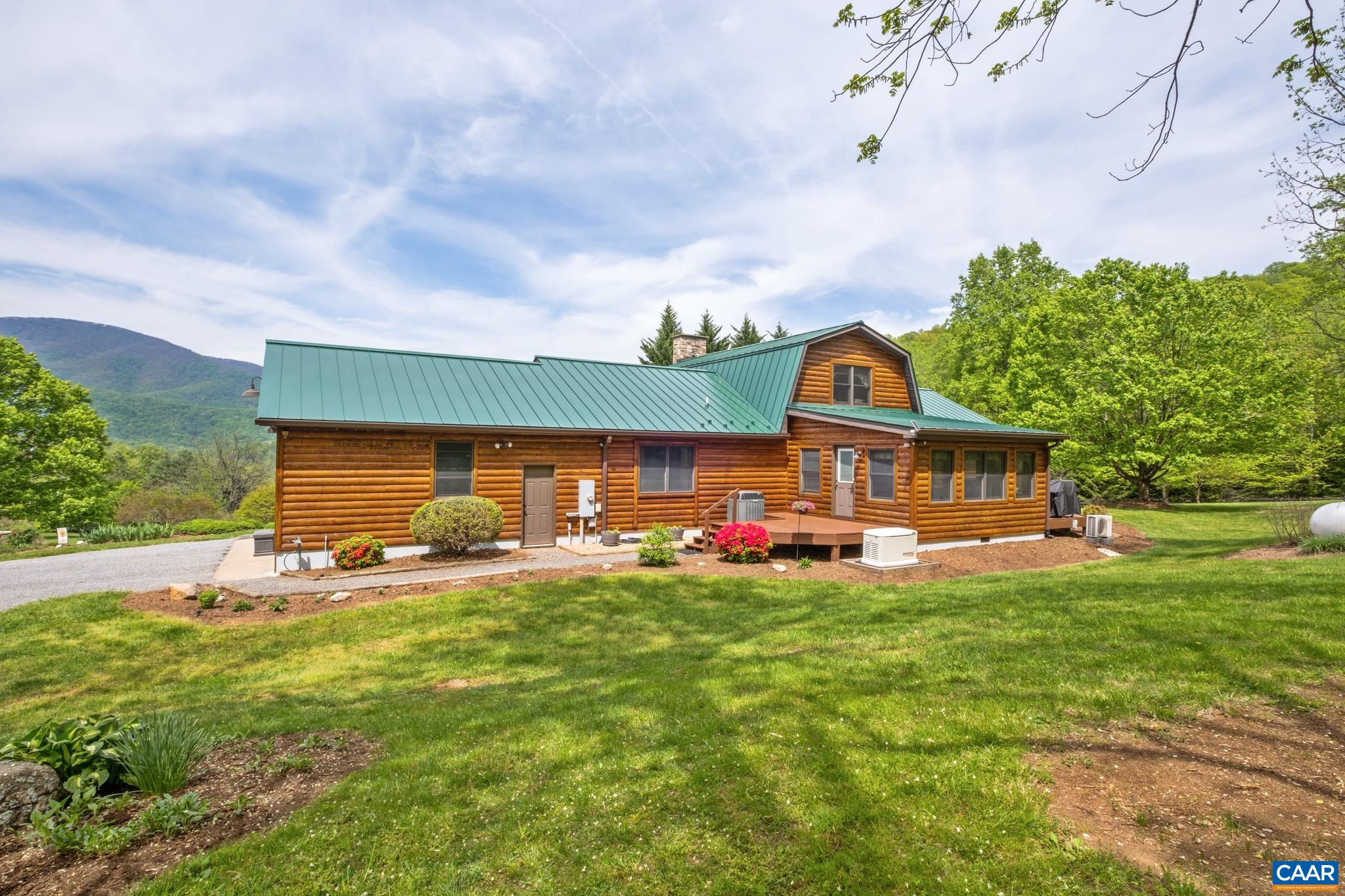 6 OLD ORCHARD LN