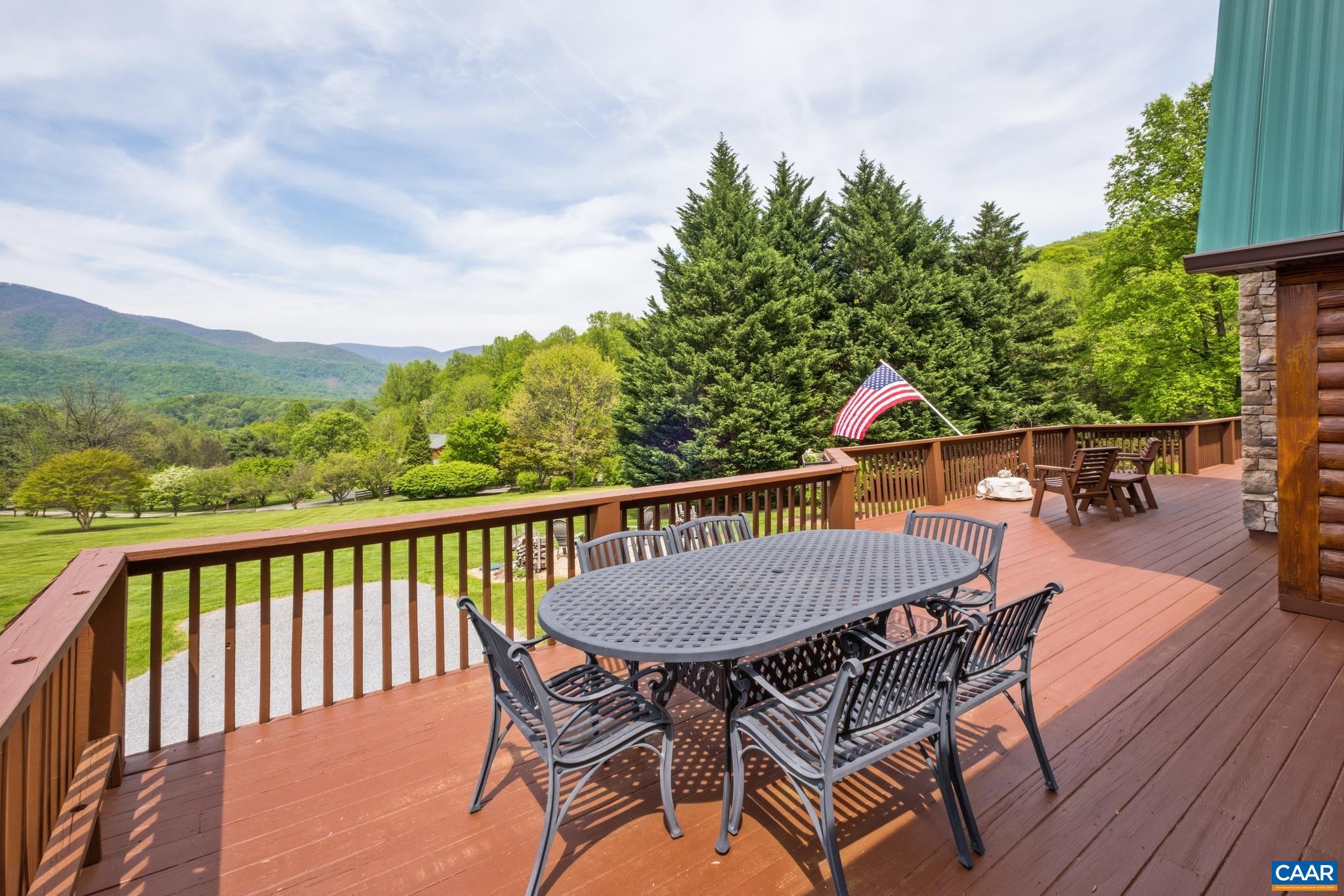 6 OLD ORCHARD LN