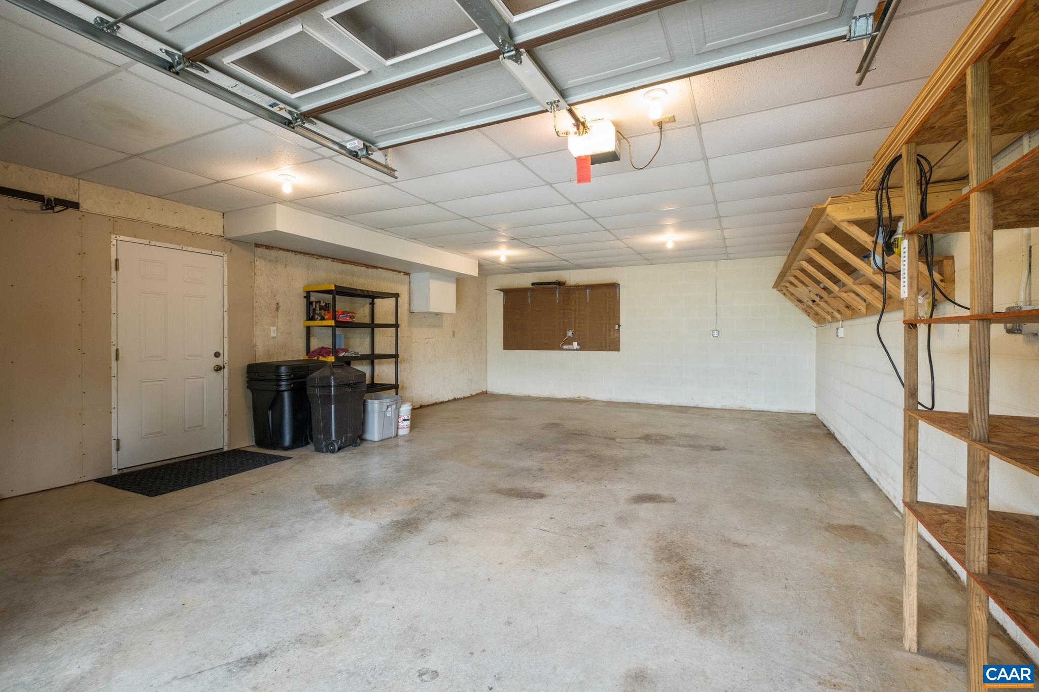 6 OLD ORCHARD LN