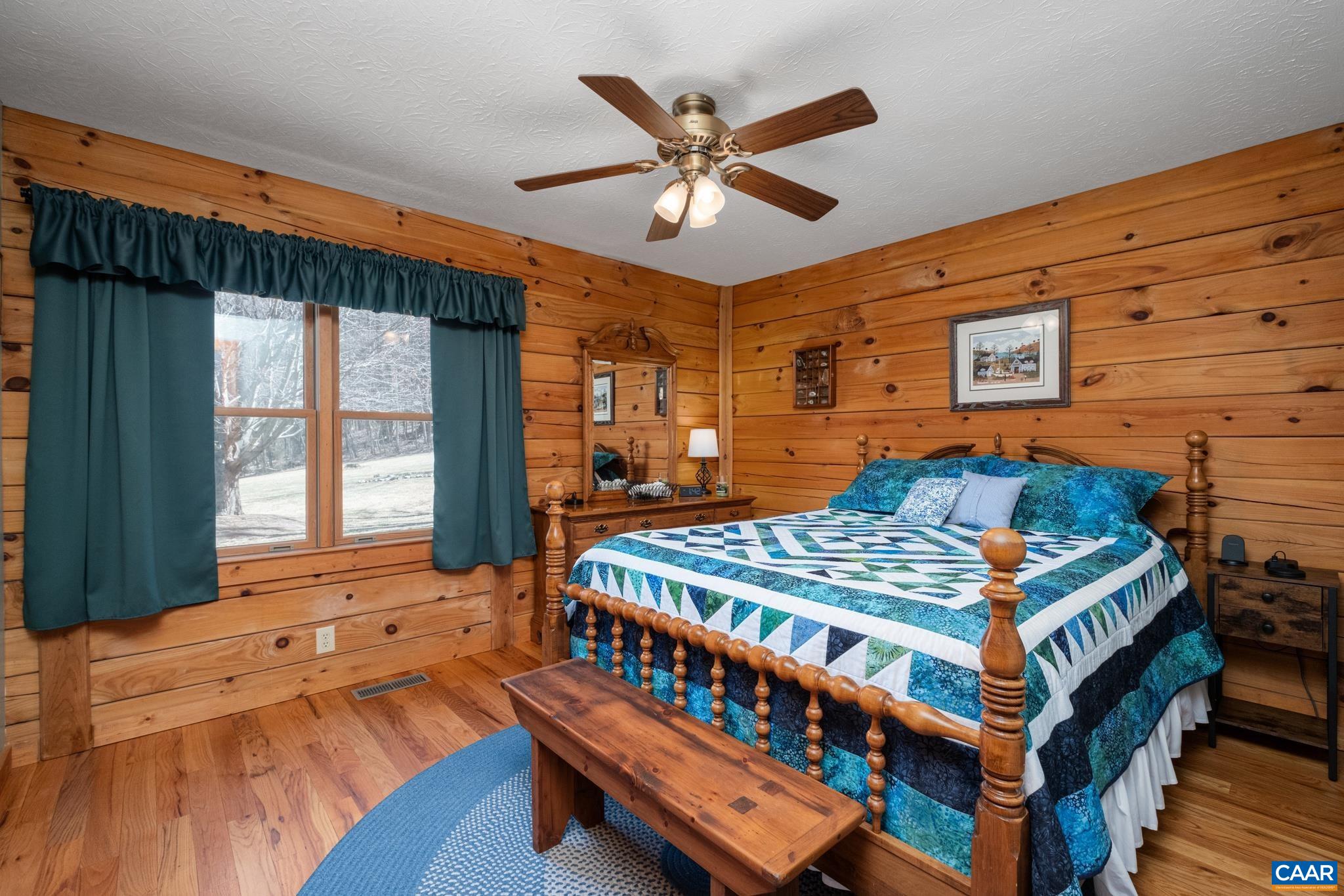 6 OLD ORCHARD LN