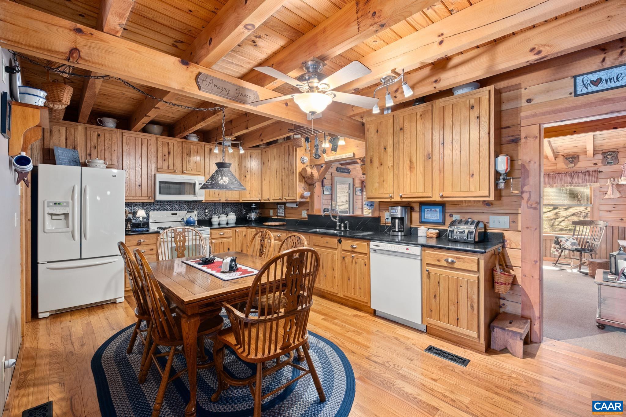 6 OLD ORCHARD LN