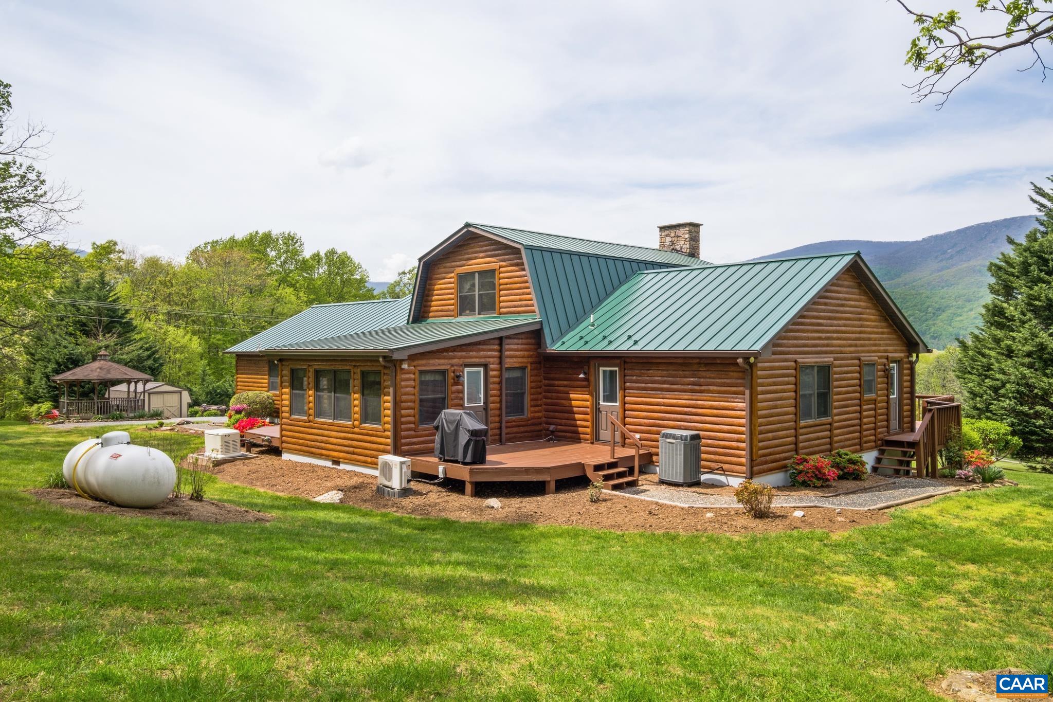 6 OLD ORCHARD LN