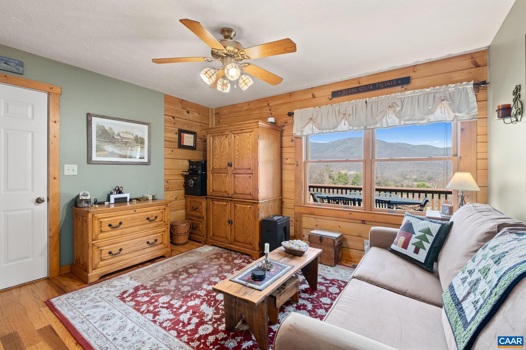 6 OLD ORCHARD LN