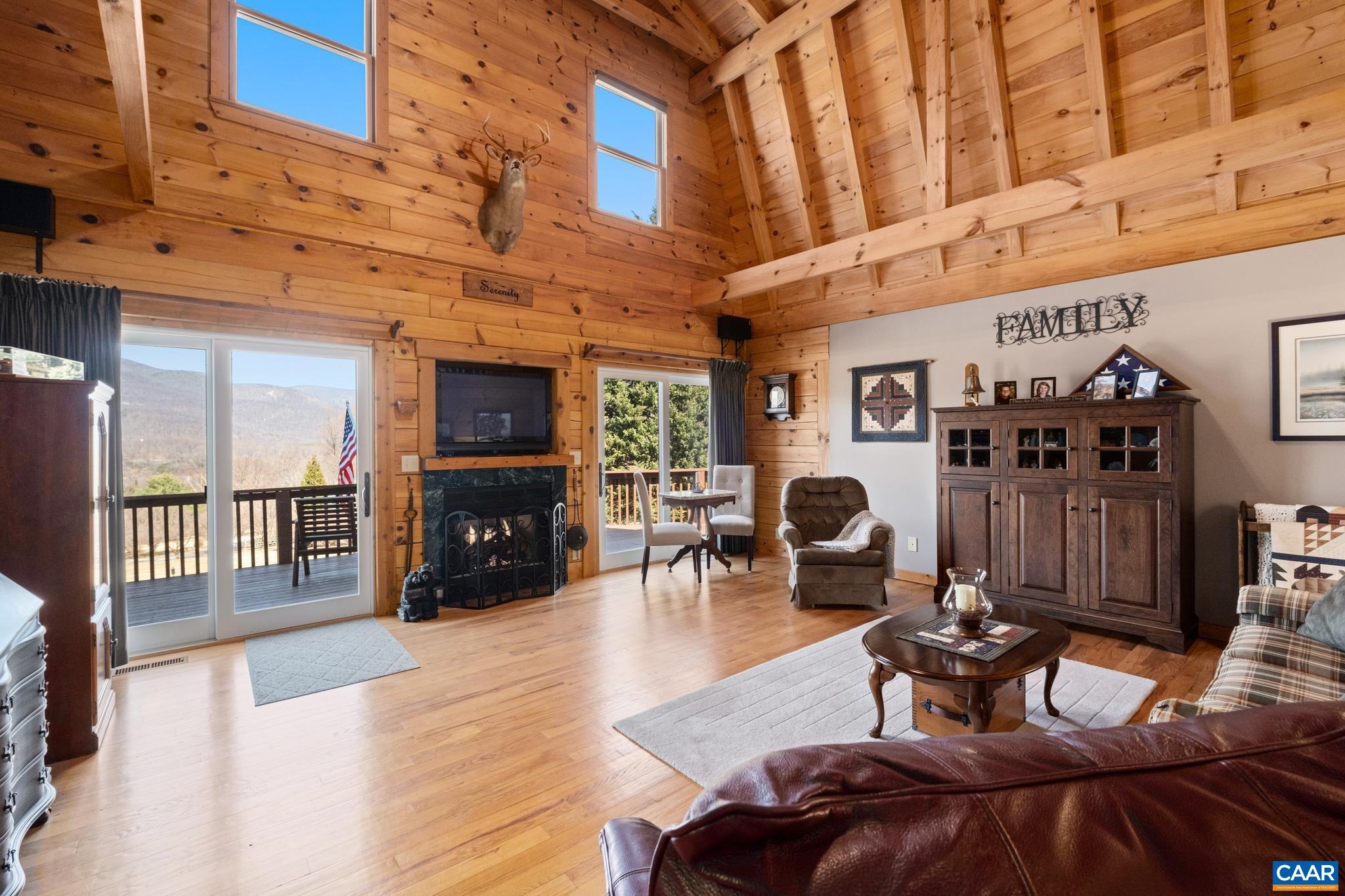 6 OLD ORCHARD LN