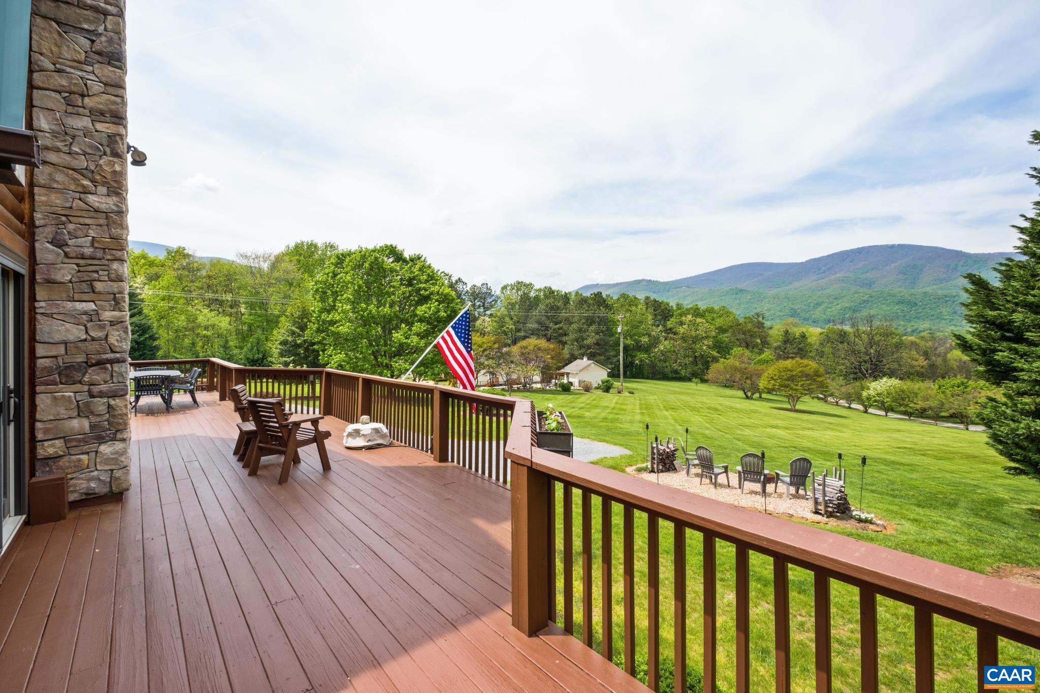 6 OLD ORCHARD LN