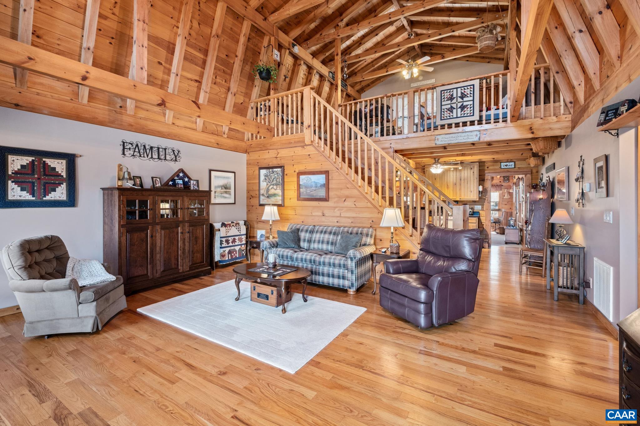6 OLD ORCHARD LN