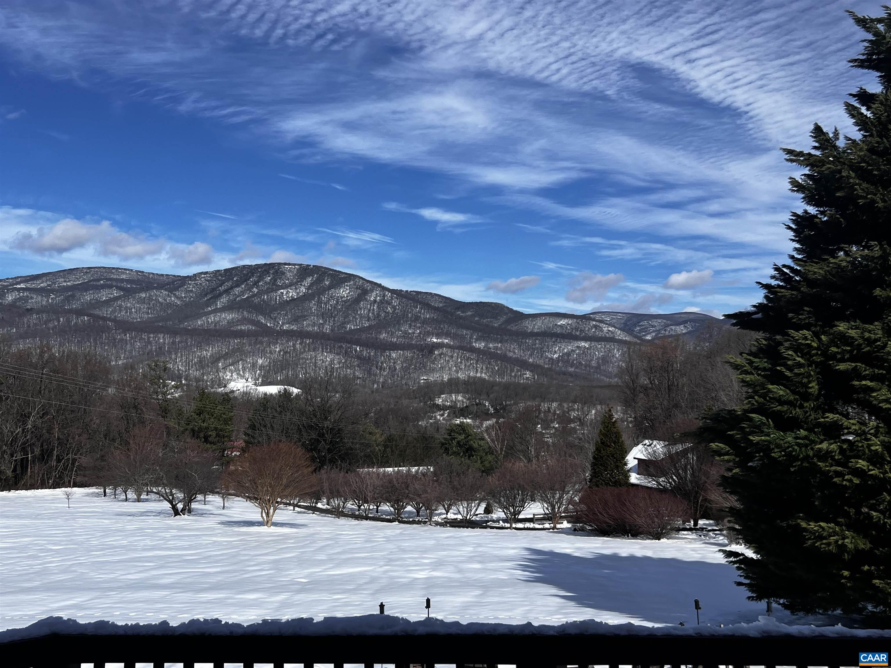 6 OLD ORCHARD LN