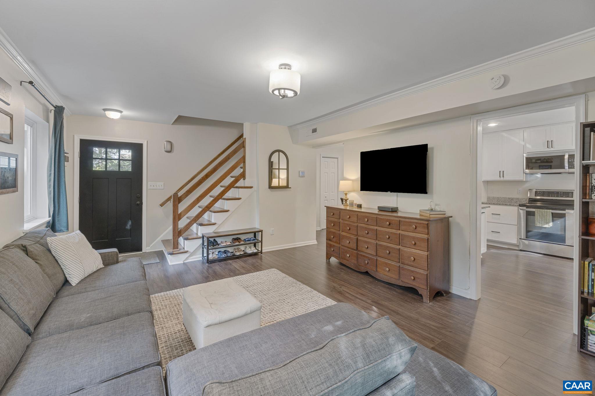104 BOULDER SPRING CT