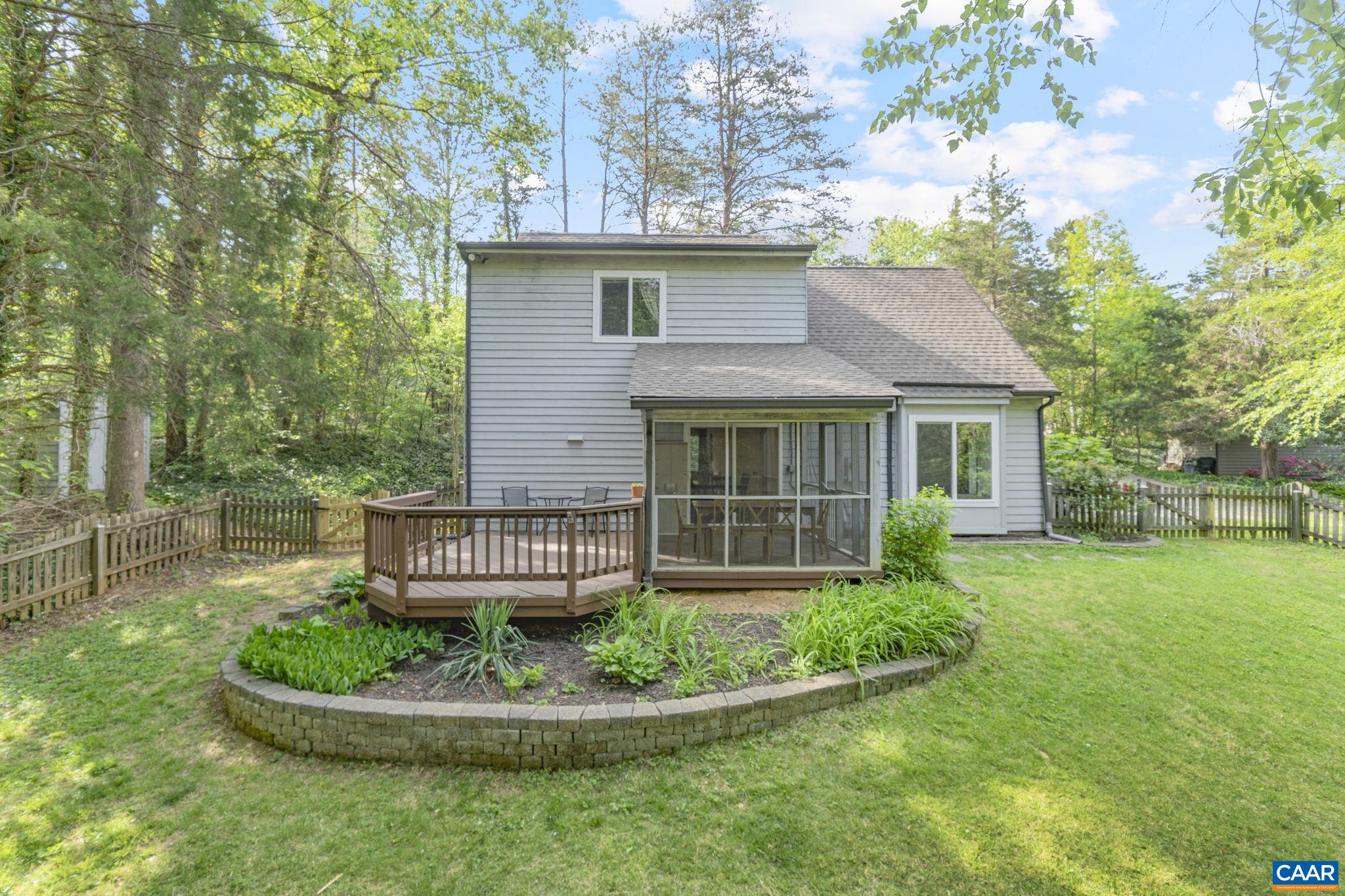 104 BOULDER SPRING CT