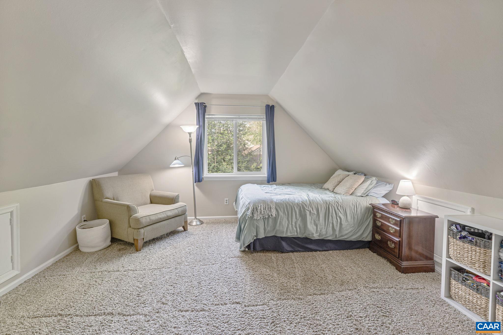 104 BOULDER SPRING CT