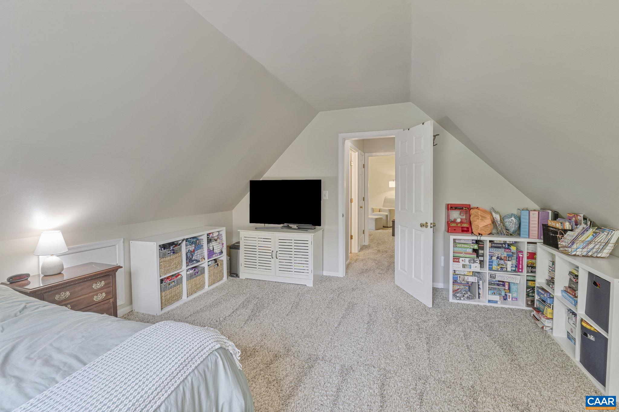 104 BOULDER SPRING CT