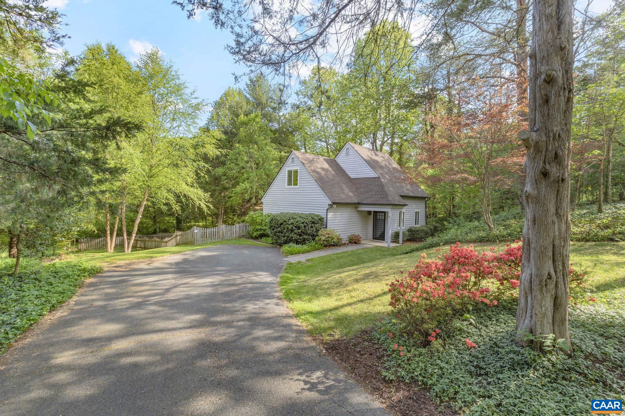 104 BOULDER SPRING CT