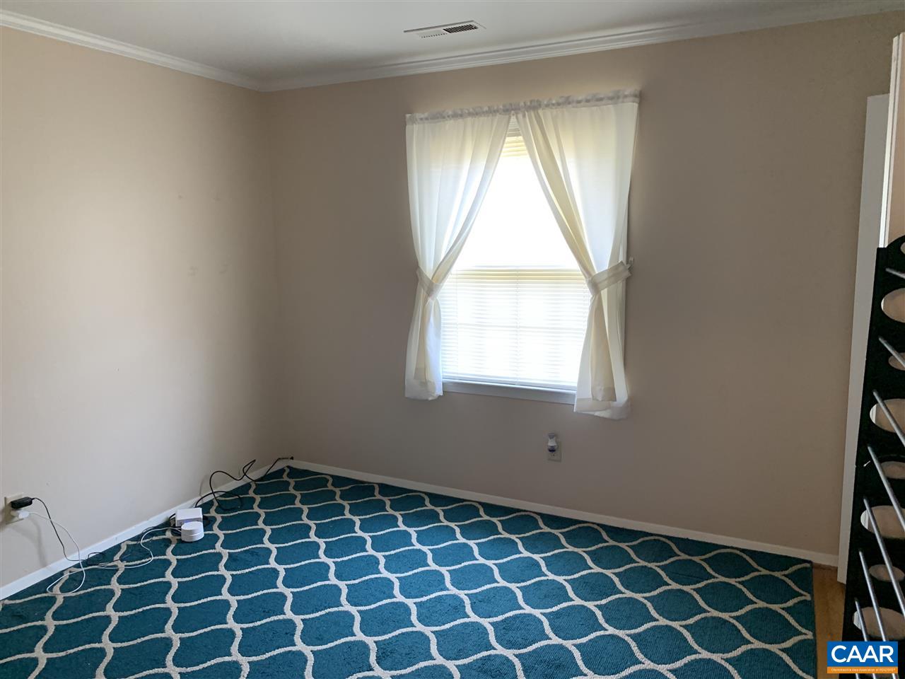 140 HESSIAN HILLS CIR Unit: 4