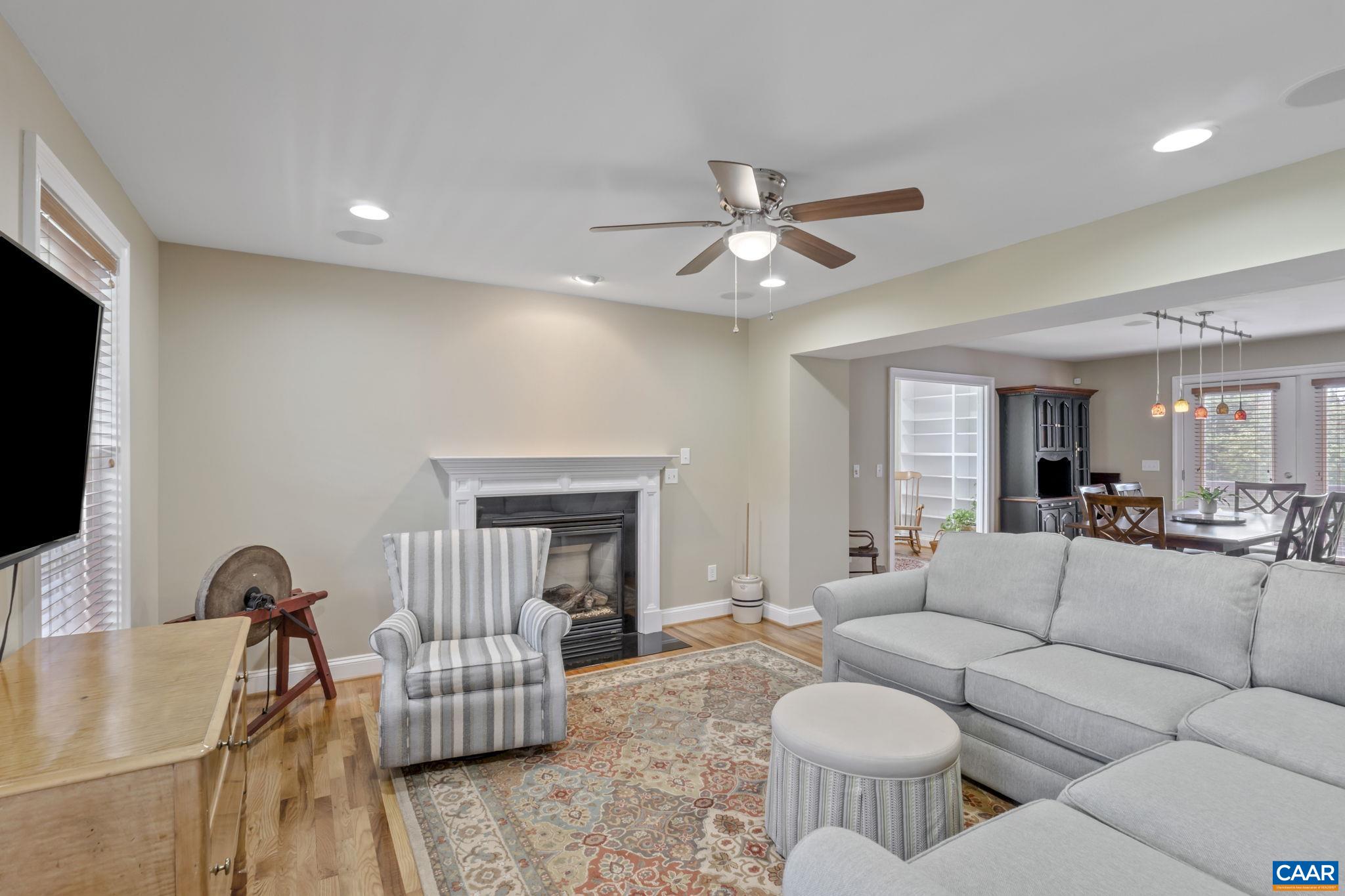 504 GLEN CIR