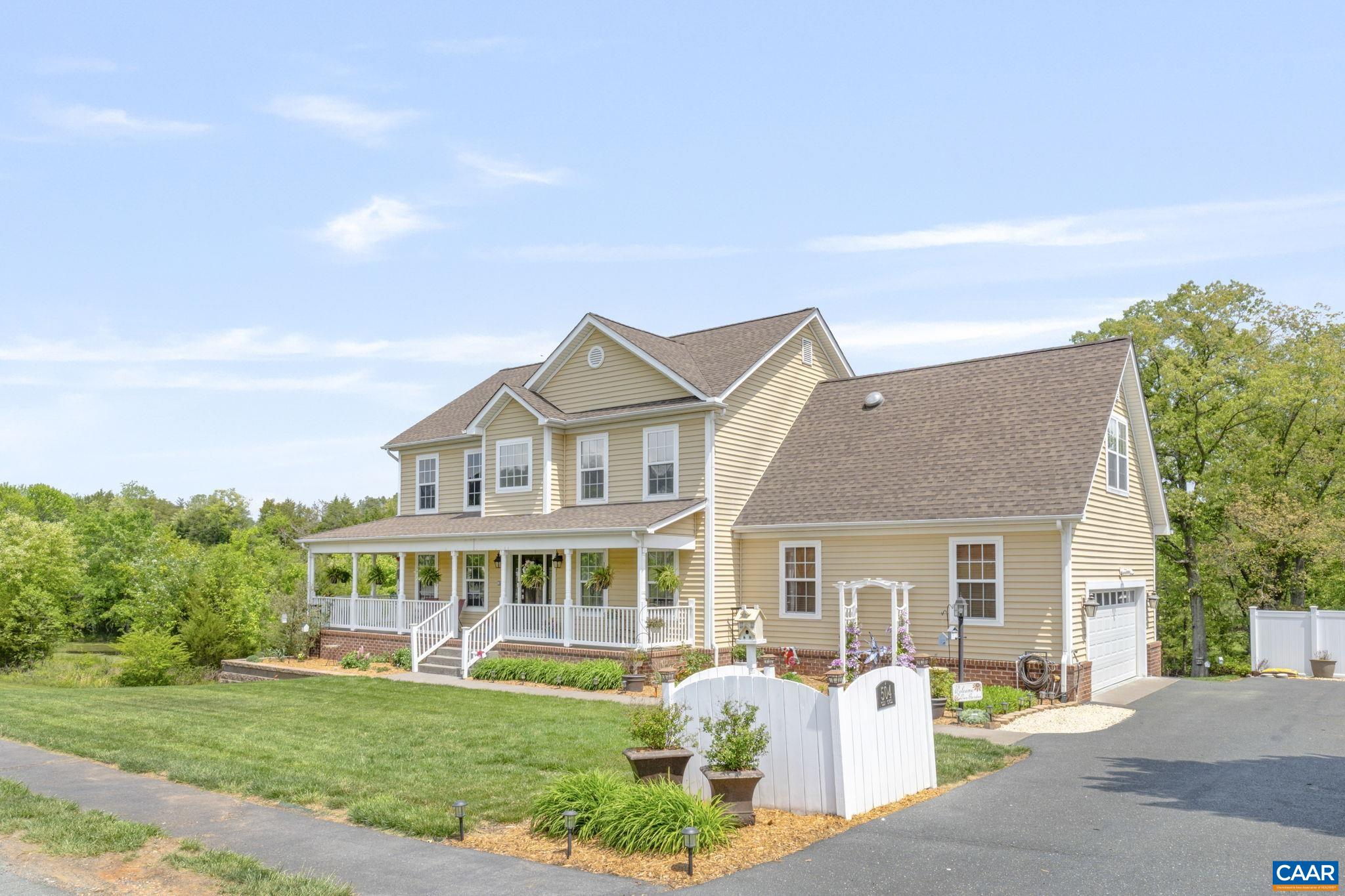 504 GLEN CIR