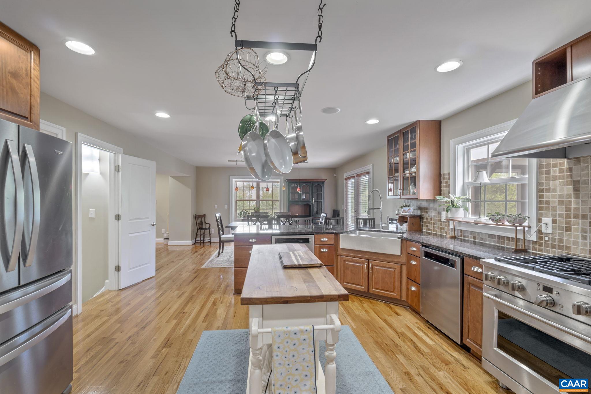 504 GLEN CIR