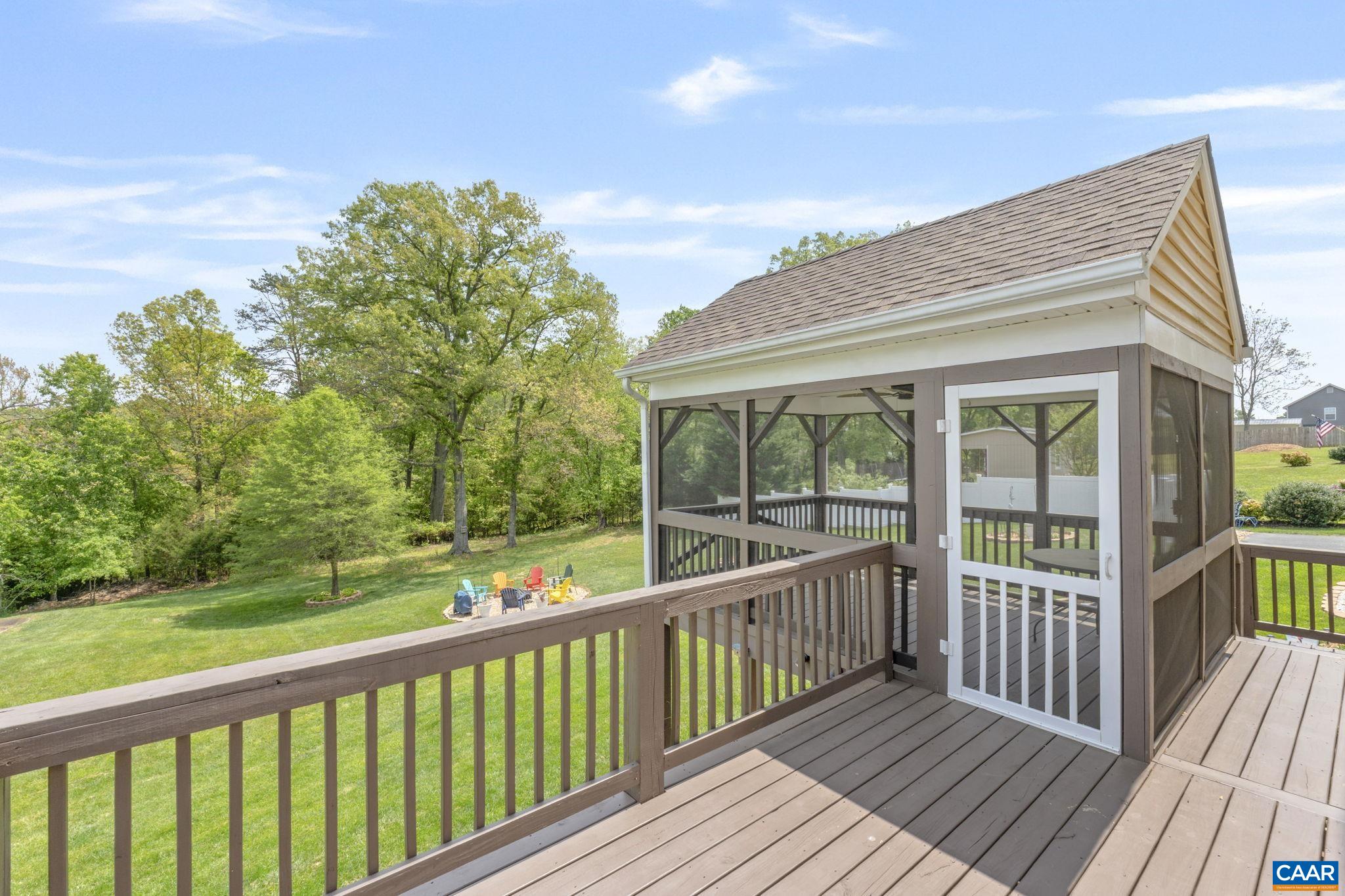 504 GLEN CIR
