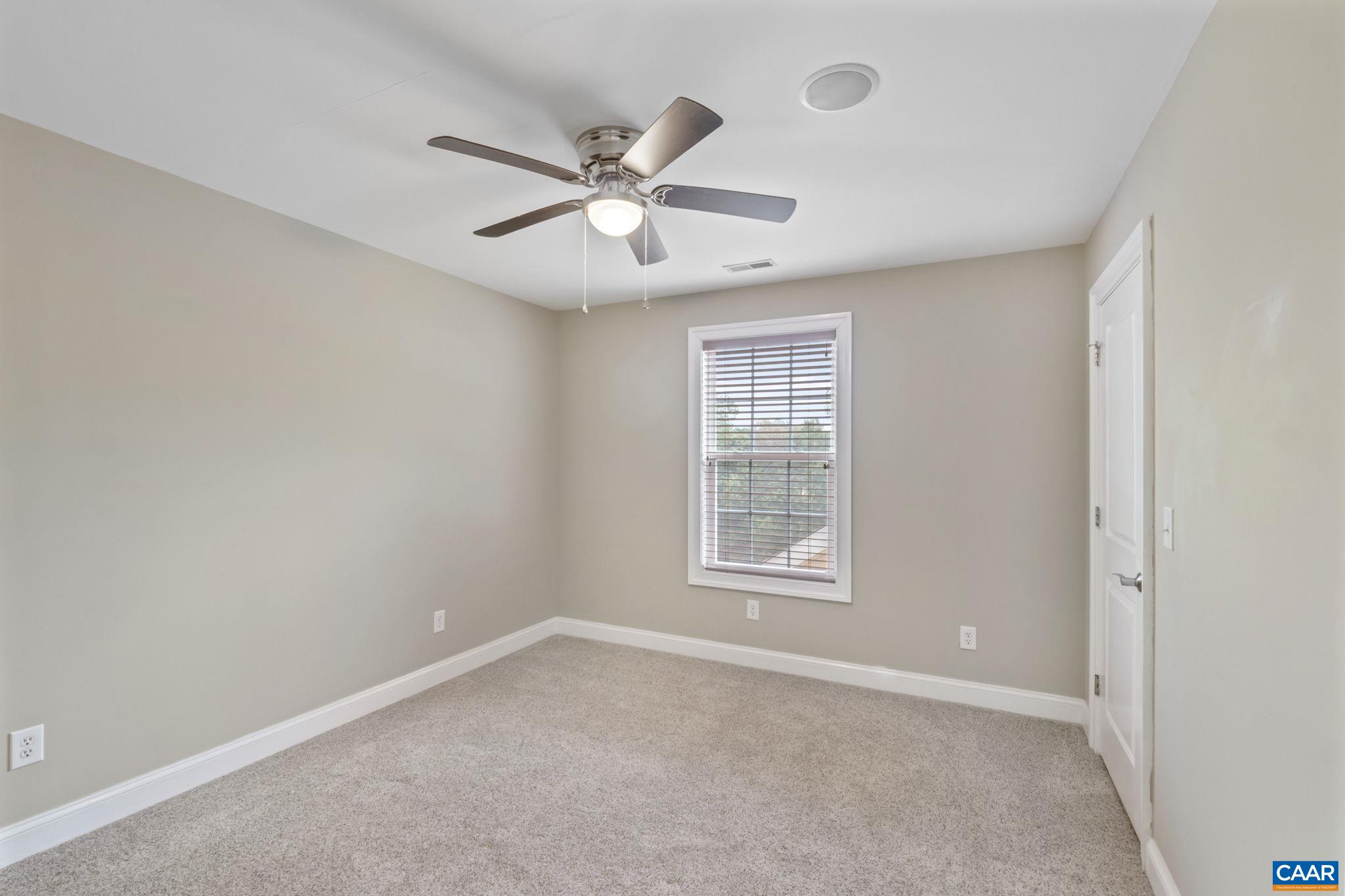 504 GLEN CIR