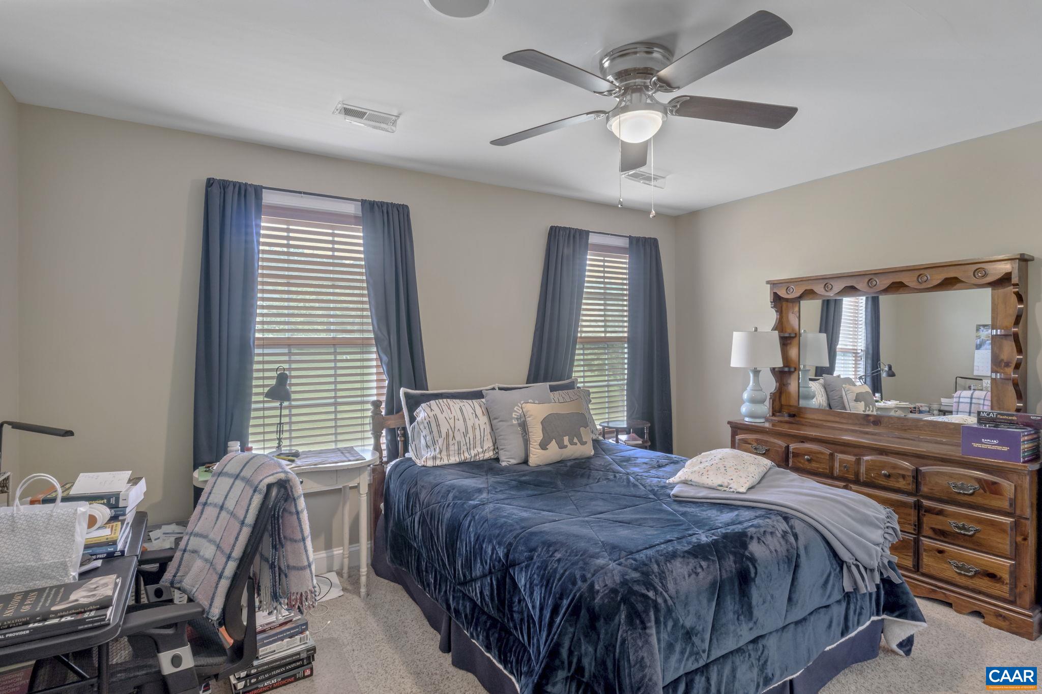 504 GLEN CIR