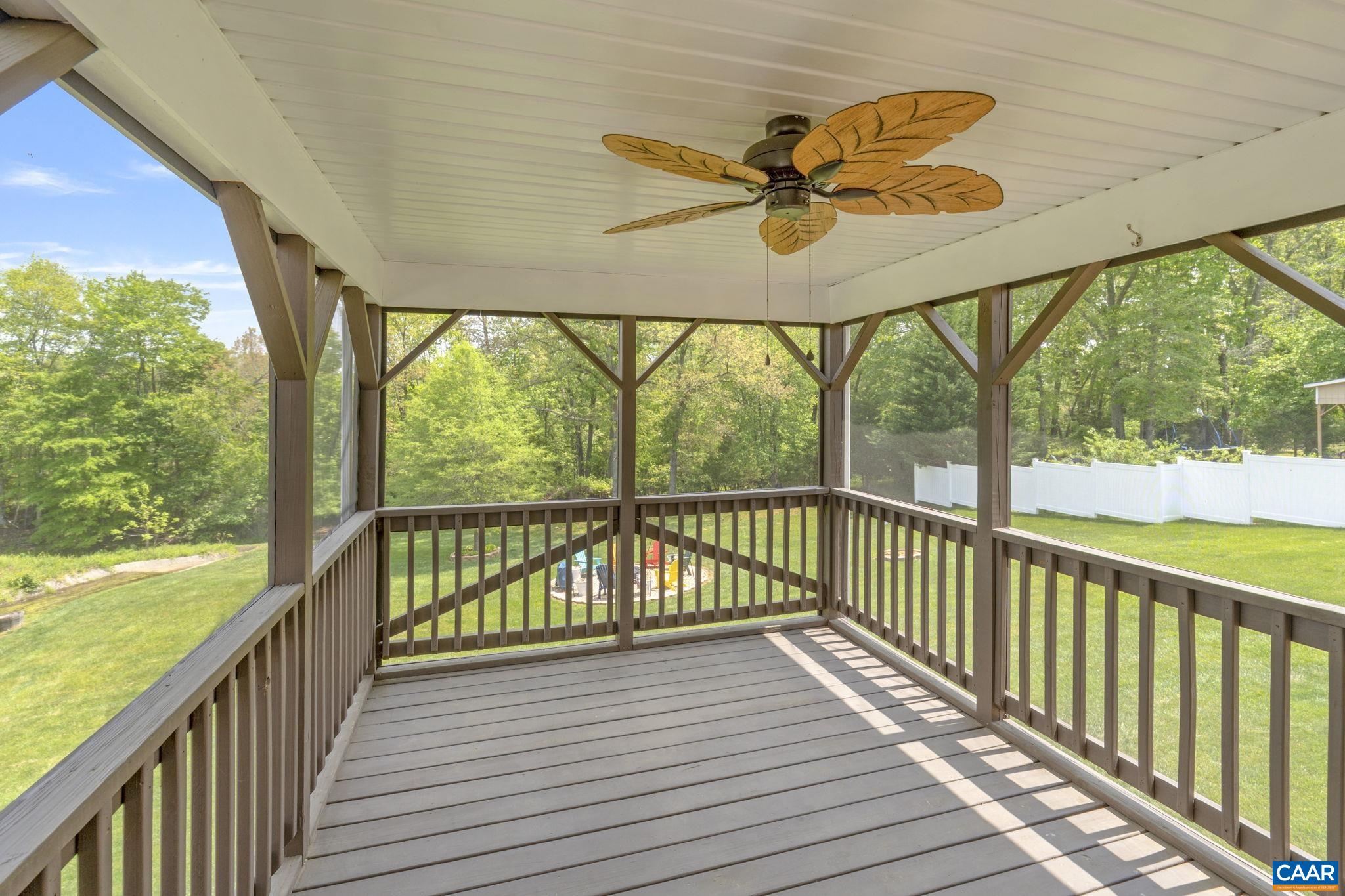 504 GLEN CIR