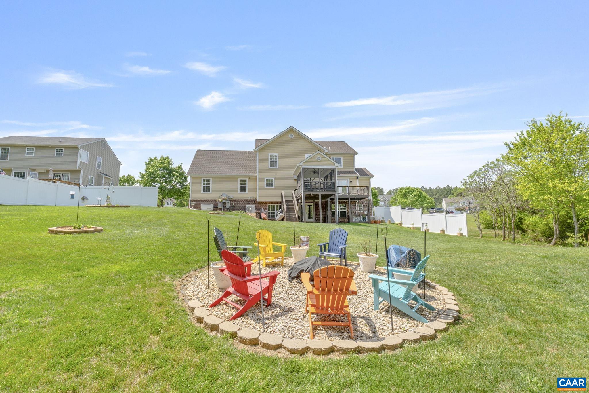 504 GLEN CIR