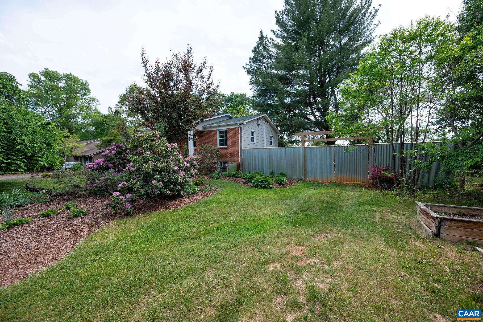 5575 JAMESTOWN RD